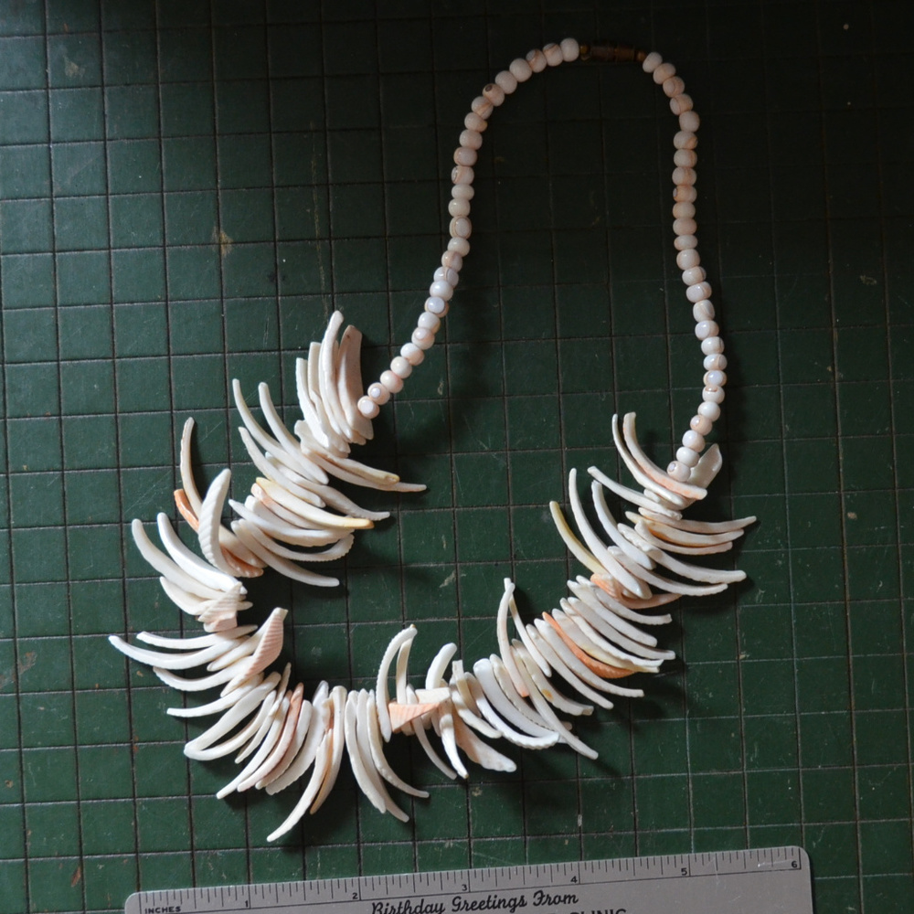vintage chunky shell collar necklace wow!